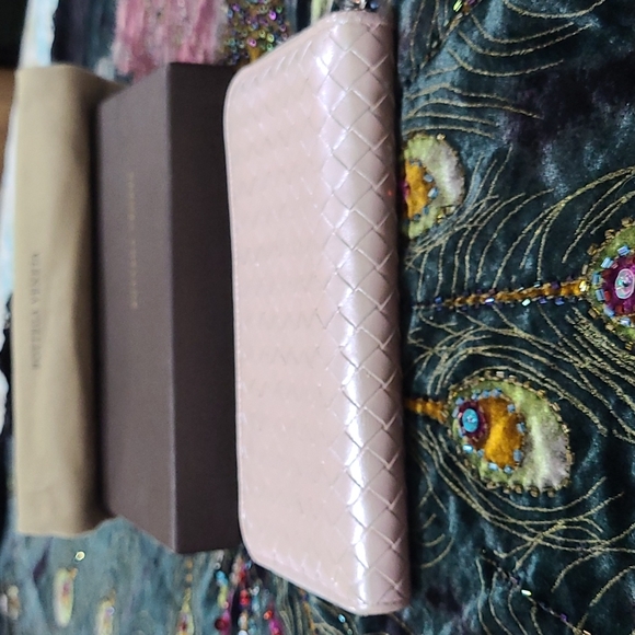 Bottega Wallet - Picture 2 of 10